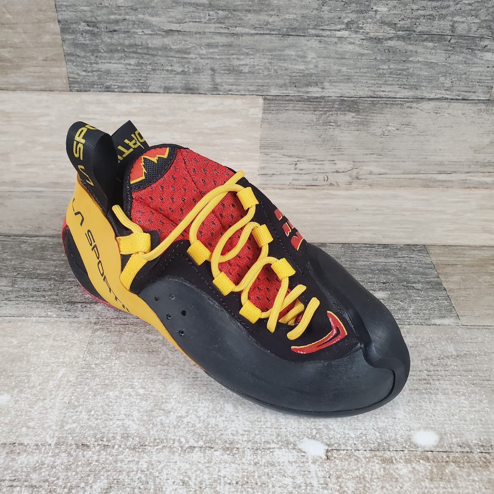 La Sportiva Genius Womens Climbing Shoes Sz 6 Red Black Yellow Lace-Up