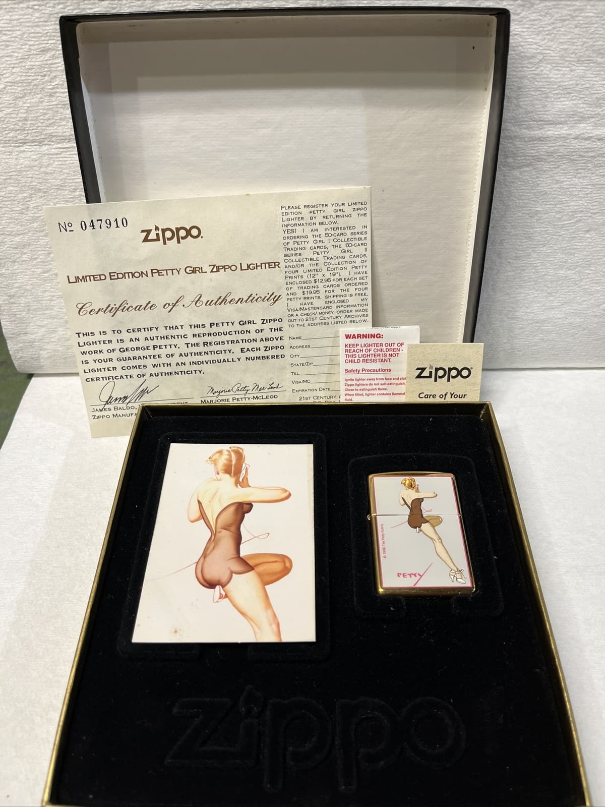 ZIPPO LIGHTER BRASS PETTY GIRL SERIES MEMPHIS BELL LIMITED UNSTRUCK STUNNING