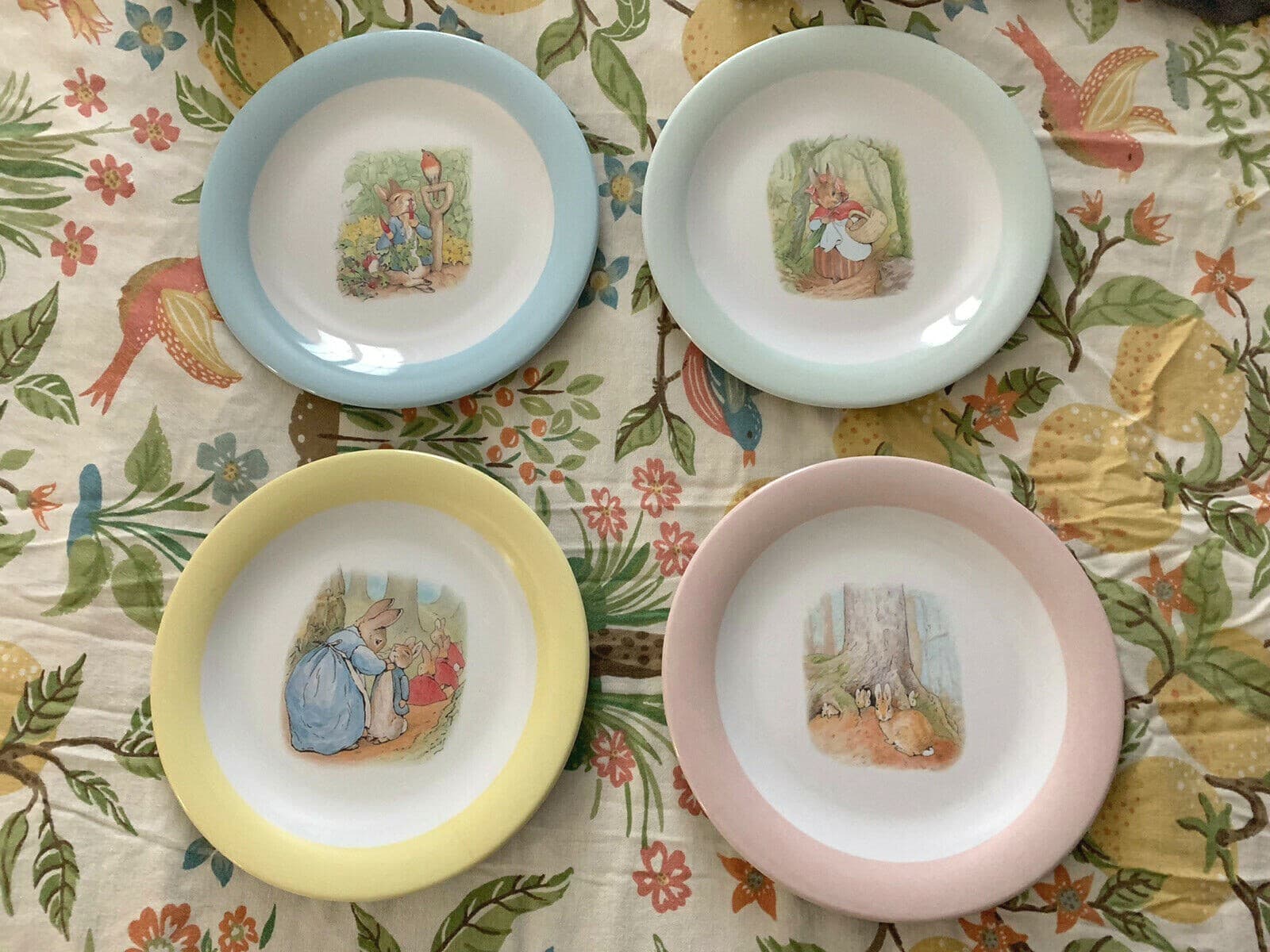 Disney Pottery Barn school kid SET 4 Plate Easter Bunny Peter rabbit Holiday !