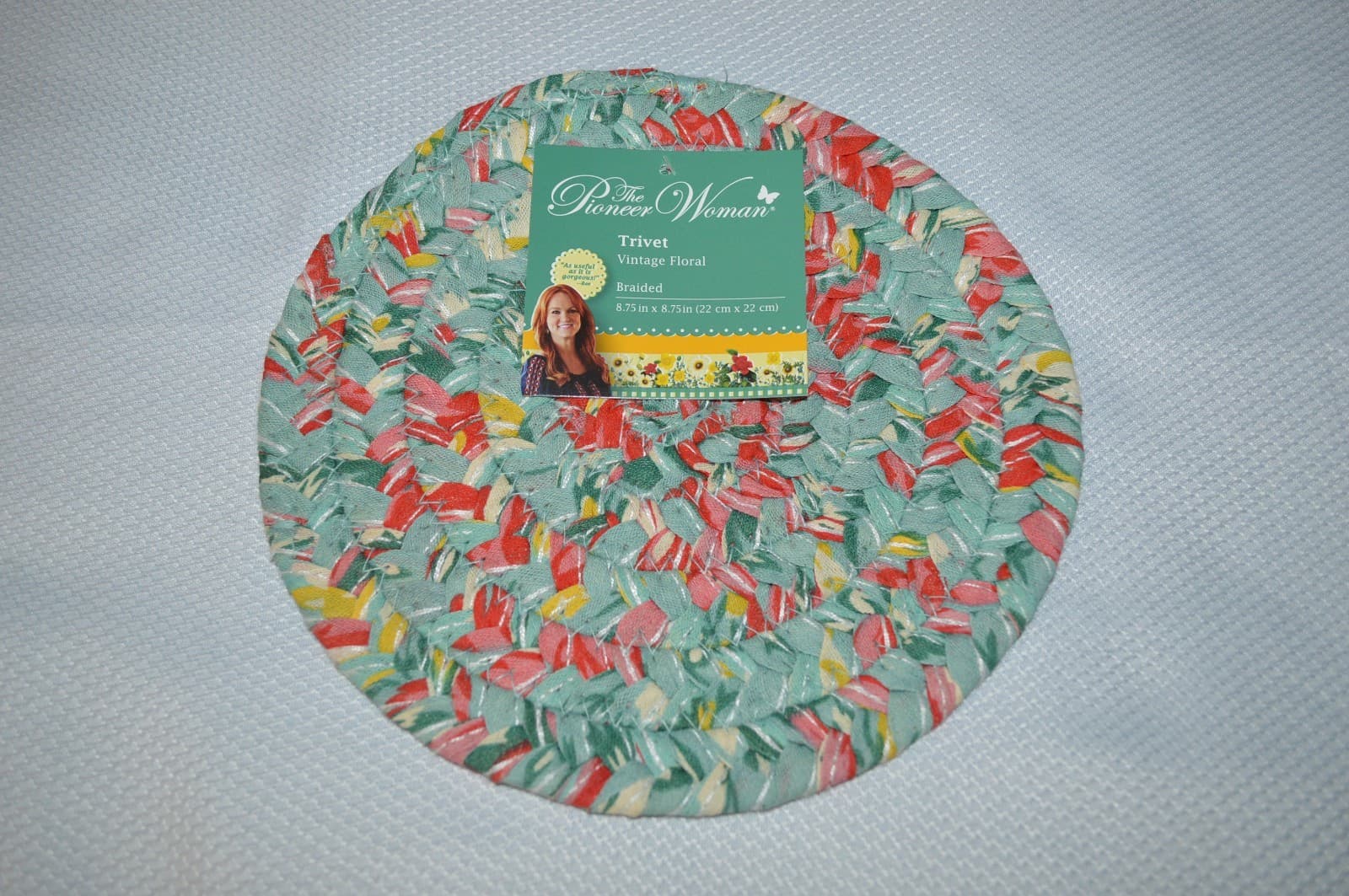 THE PIONEER WOMAN ~ TRIVET ~ VINTAGE FLORAL ~ BRAIDED ~ 8.75" DIAMETER ~ NEW