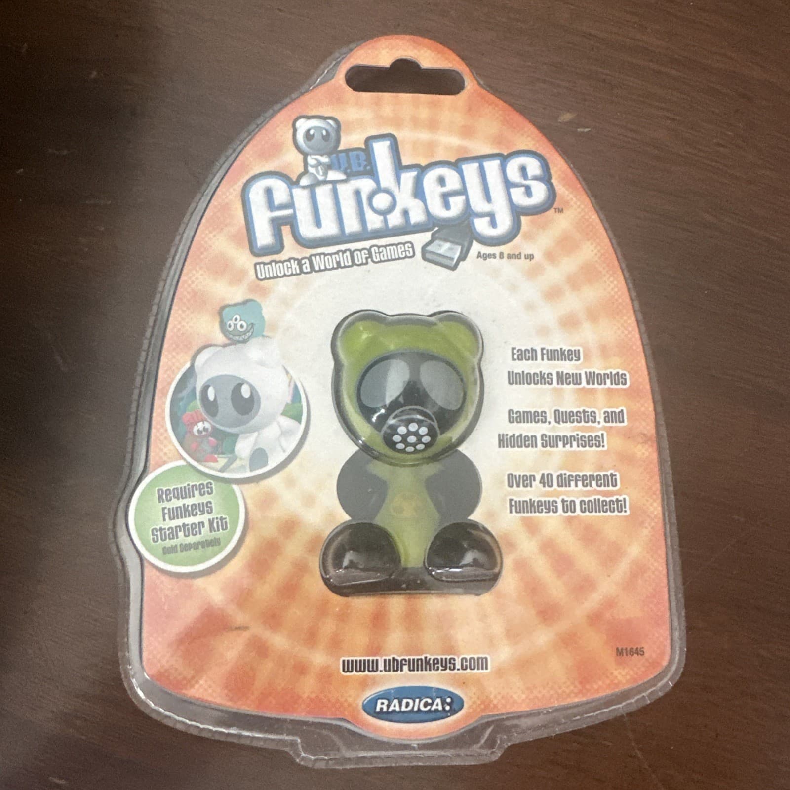 Radica UB FUNKEYS The FALLOUT Green The Game That Grows New