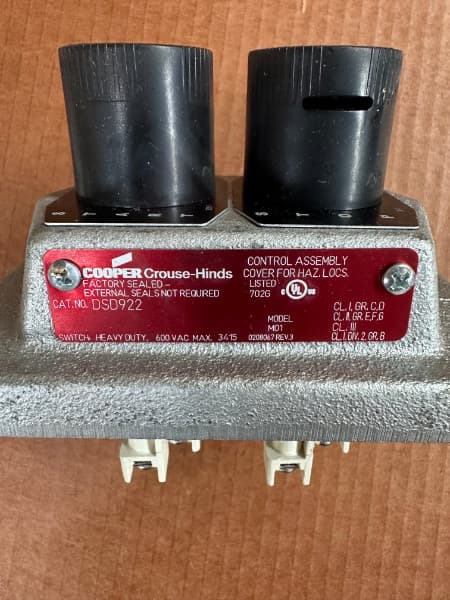 Eaton Crouse-Hinds DSD922 Explosion Proof Front Cover Assembly