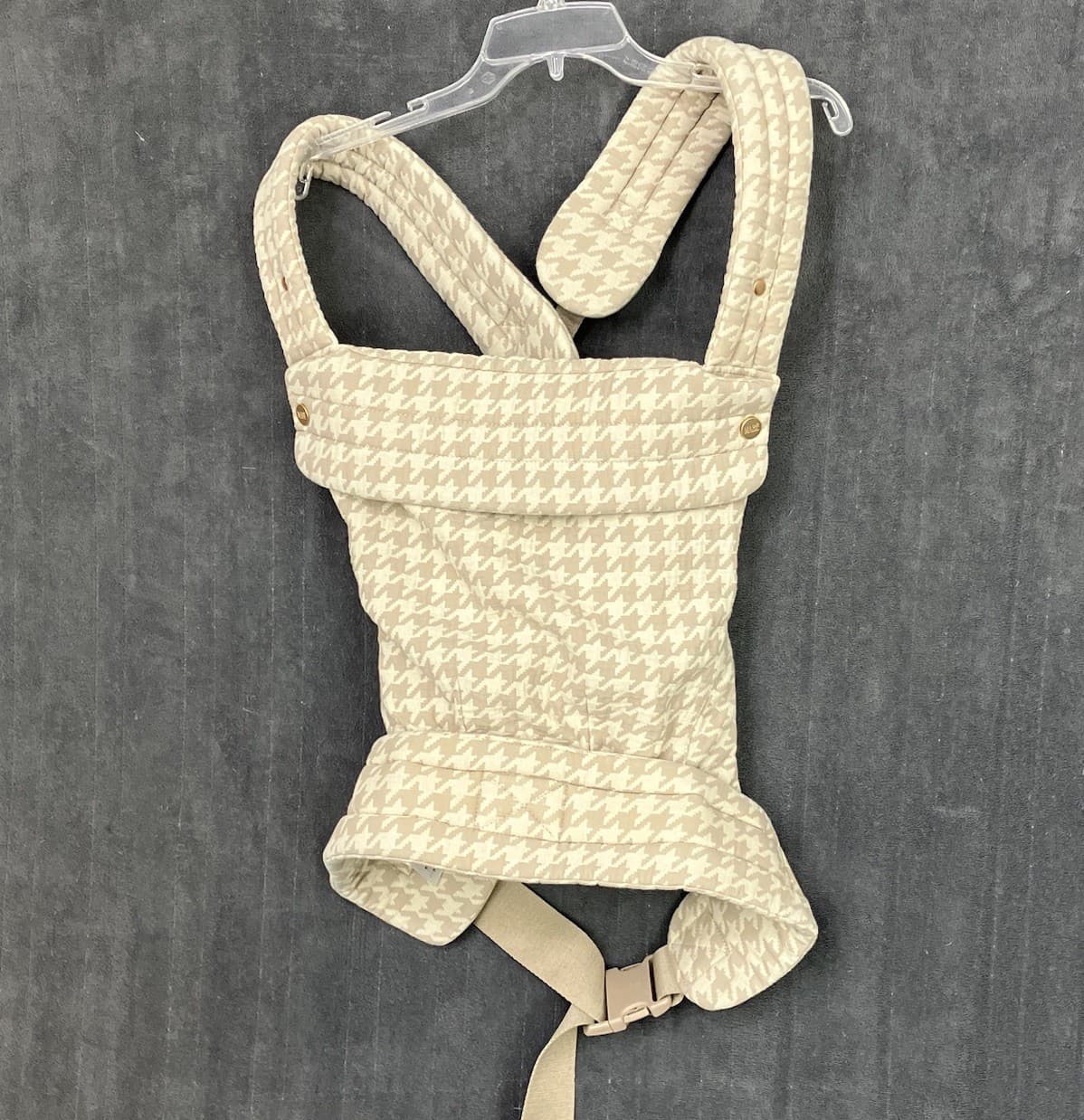 MABĒ The Monarch Baby Carrier Houndstooth Beige Brown Tan Hip - 3 positions