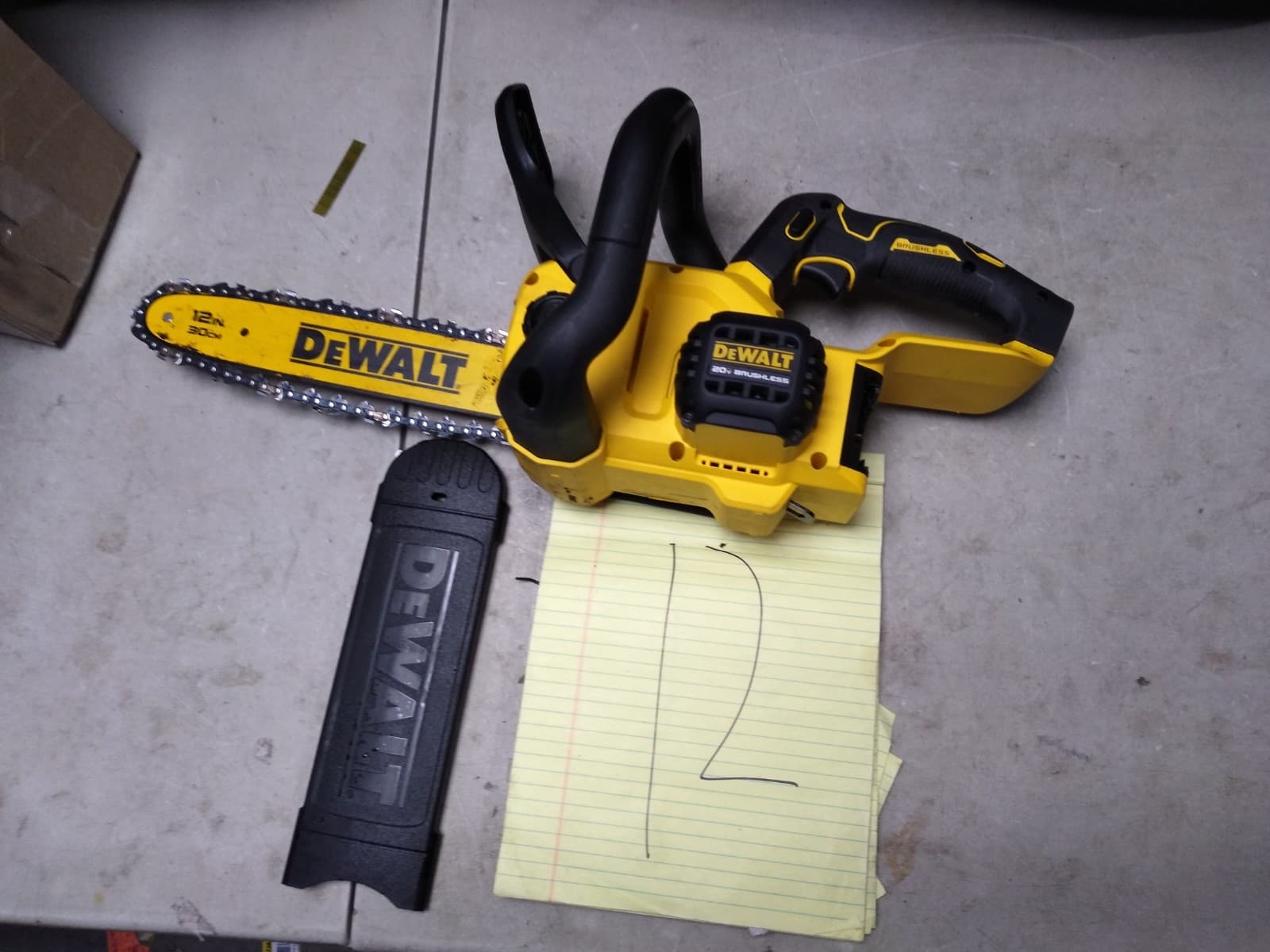 DEWALT (DCCS621) 20V MAX 12" Cordless Chainsaw, TOOL ONLY