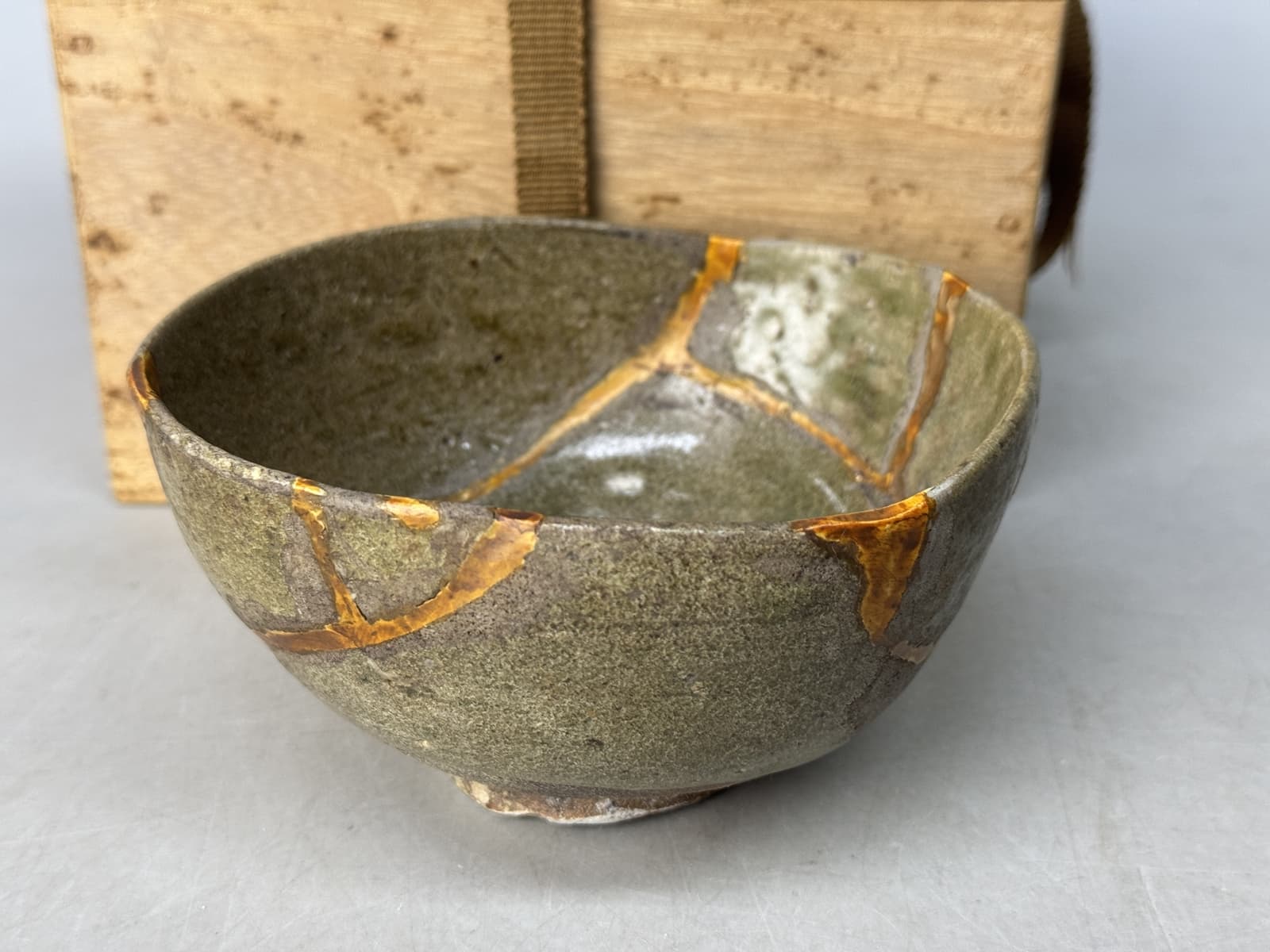 Y8774 CHAWAN Karatsu-ware kintsugi box Japan antique tea ceremony teacup pottery