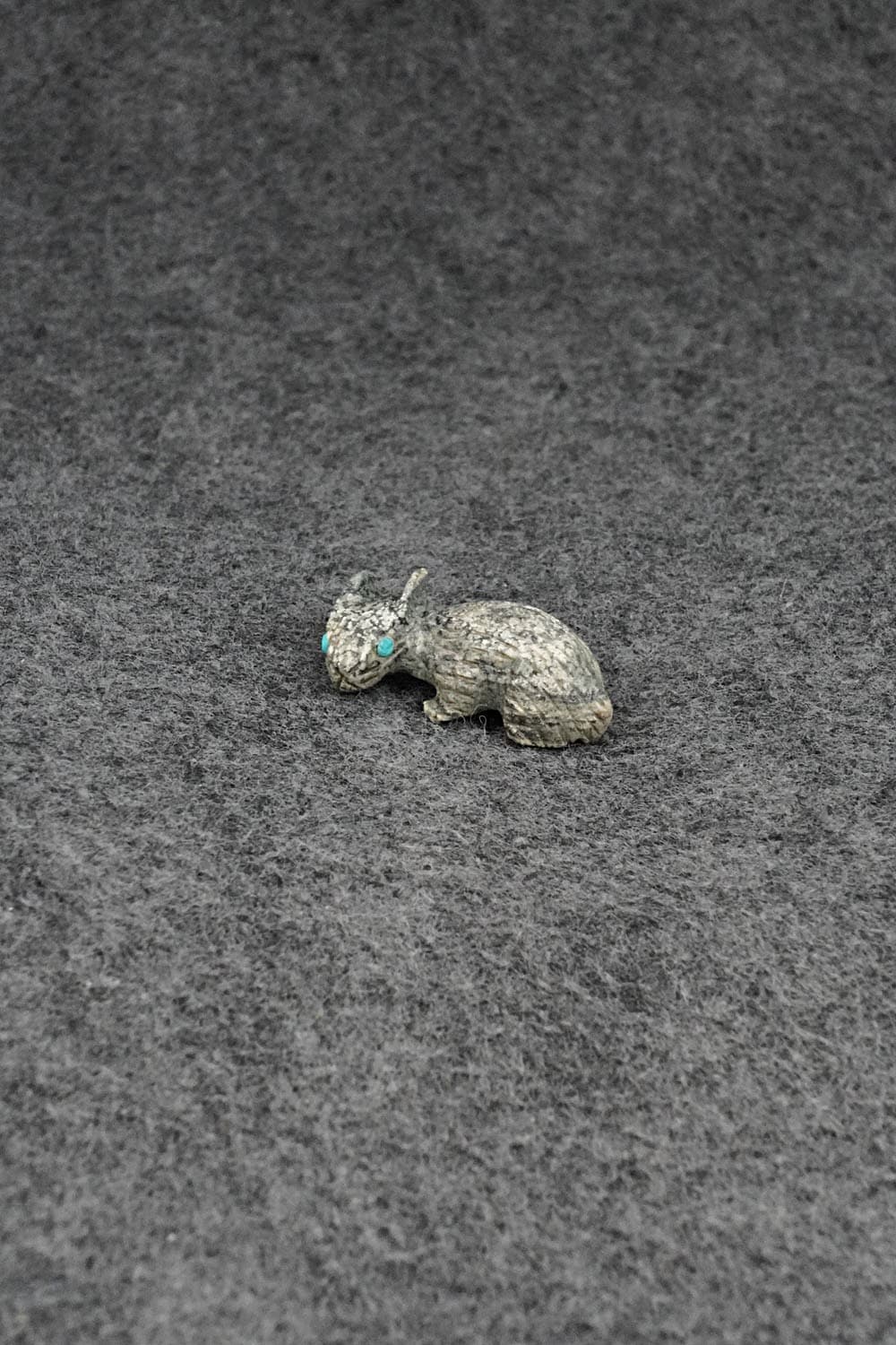 Rabbit Zuni Fetish Carving - Lance Cheama